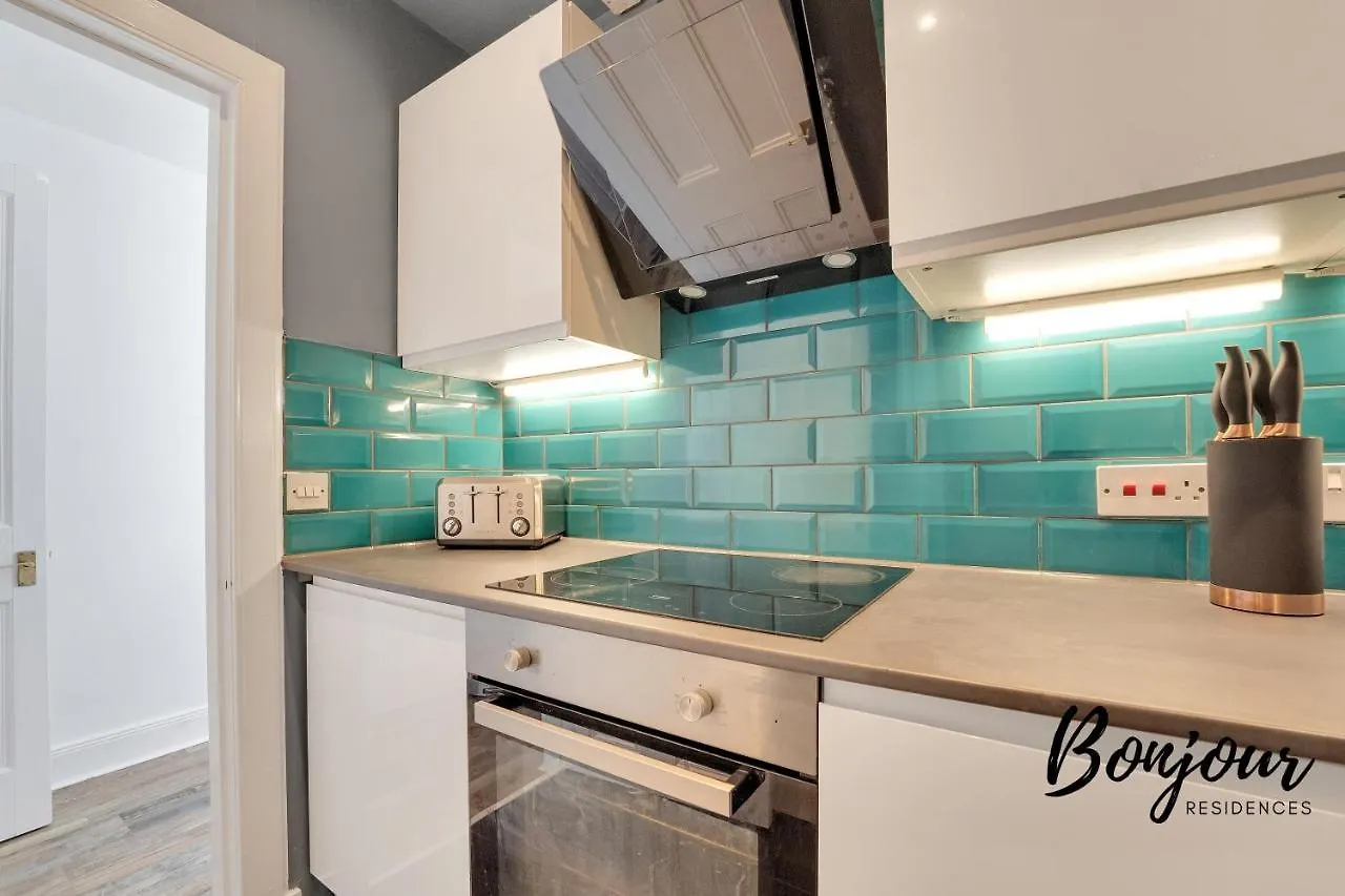 Charming 2Br-1Ba By Bonjour Residences Edinburgh