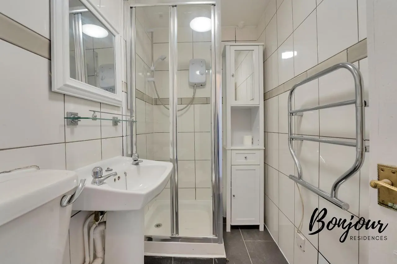 Charming 2Br-1Ba By Bonjour Residences Edinburgh
